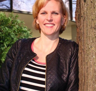 allison-outside-400x380